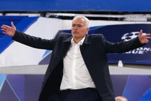 包含德甲冲刺阶段再迎强敌，本菲卡临场应变，主帅态度——更衣室稳定，年轻球员得到机会的词条